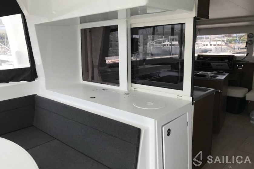 Lagoon 450  Flybridge - Yacht Charter Sailica
