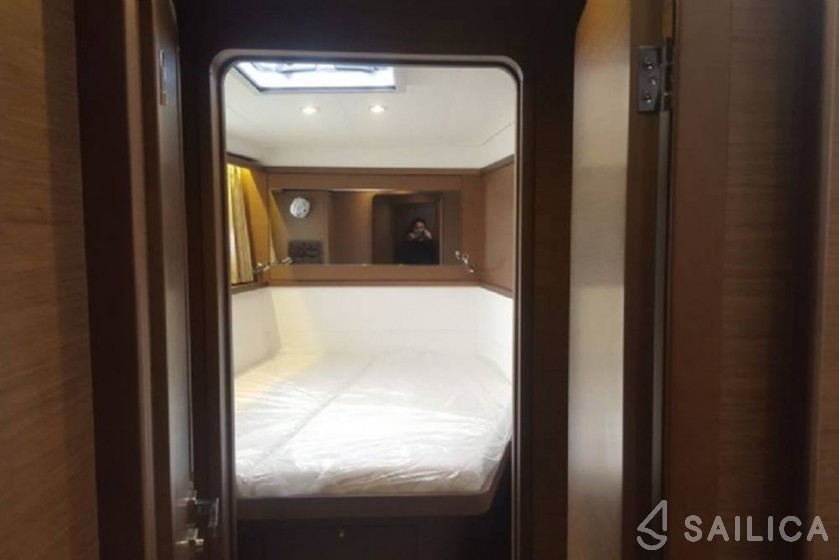 Lagoon 450  Flybridge - Yacht Charter Sailica