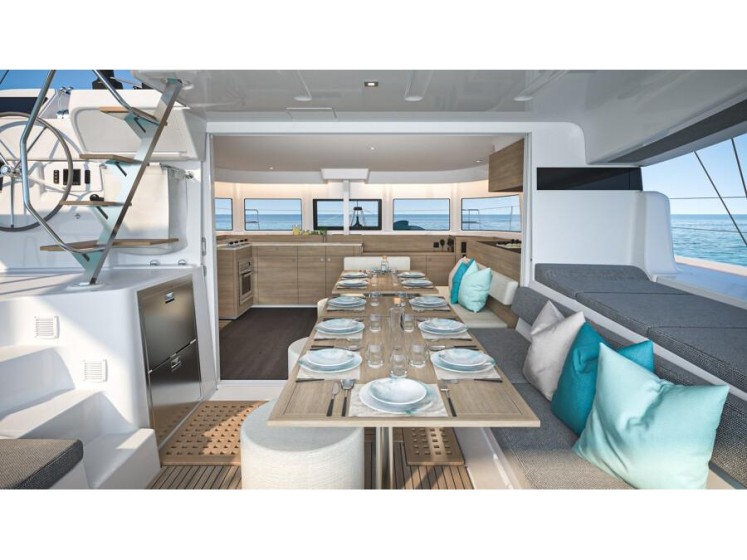 Lagoon 43 Power - Yacht Charter Sailica