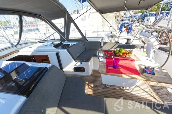 Hanse 455 - Yacht Charter Sailica