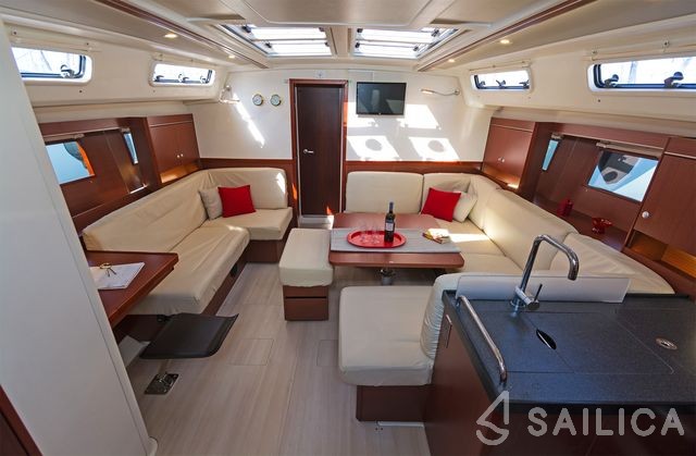 Hanse 455 - Yacht Charter Sailica
