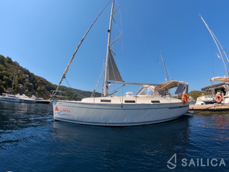 Bavaria 32 Cruiser - Yacht Charter Sailica