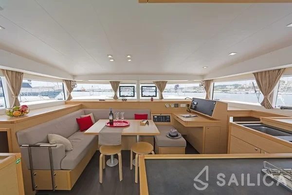 Lagoon 400 S2 - Yacht Charter Sailica