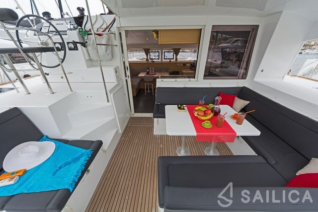 Lagoon 400 S2 - Yacht Charter Sailica