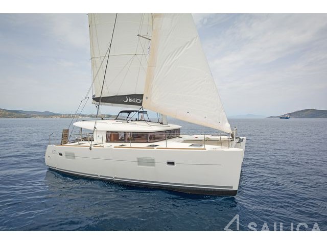 Lagoon 400 S2 - Yacht Charter Sailica