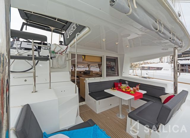 Lagoon 400 S2 - Yacht Charter Sailica