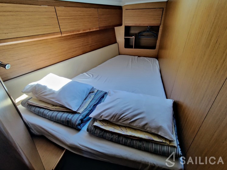 Sun Odyssey 49i - Yacht Charter Sailica