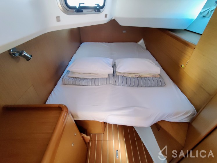 Sun Odyssey 49i - Yacht Charter Sailica