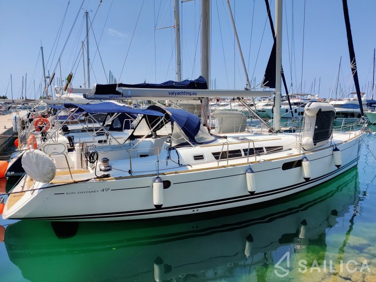 Sun Odyssey 49i - Yacht Charter Sailica