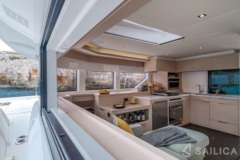 Lagoon 55 - Yacht Charter Sailica