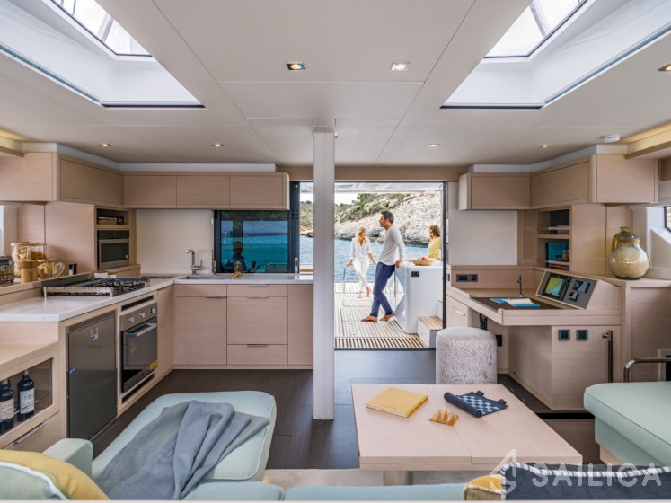 Lagoon 55 - Yacht Charter Sailica