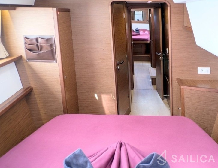 Lagoon 450 S - 4 + 2 cab. - Yacht Charter Sailica