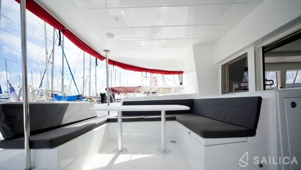 Lagoon 450 S - 4 + 2 cab. - Yacht Charter Sailica