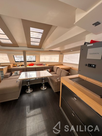 Elba 45 - Yacht Charter Sailica