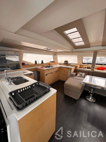 Elba 45 - Yacht Charter Sailica