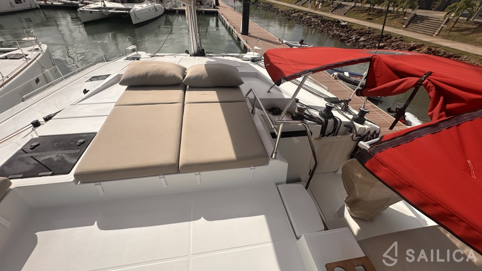 Elba 45 - Yacht Charter Sailica