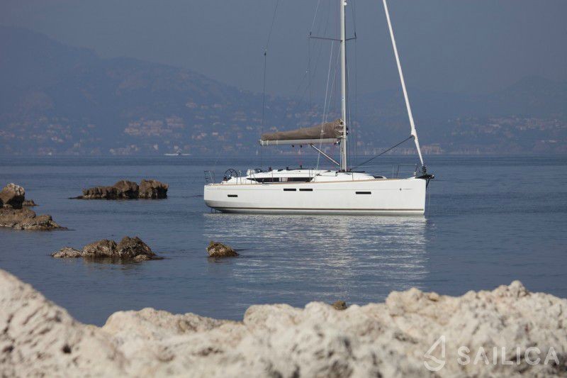 Sun Odyssey 419 - Yacht Charter Sailica