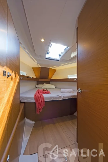 Sun Odyssey 419 - Yacht Charter Sailica