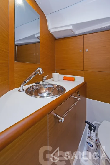 Sun Odyssey 419 - Yacht Charter Sailica