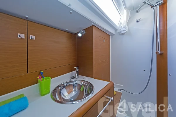 Sun Odyssey 419 - Yacht Charter Sailica