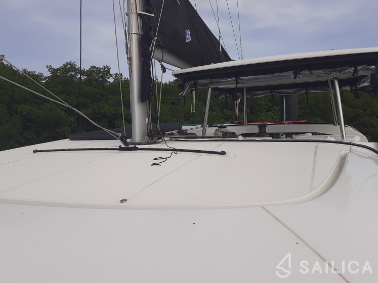 Lagoon 42 - Yacht Charter Sailica