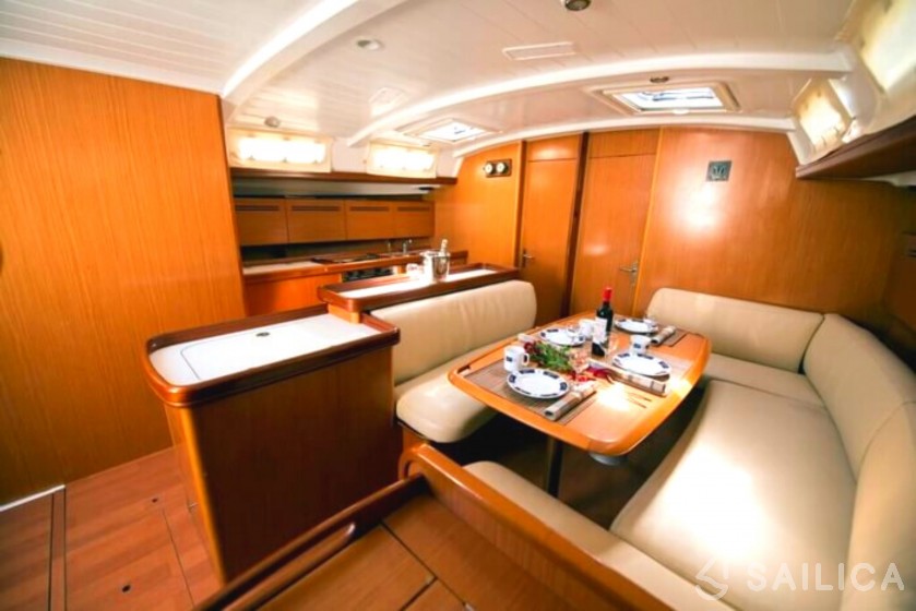 Cyclades 50.5 - Yacht Charter Sailica