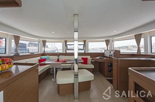 Lagoon 42 - Yacht Charter Sailica