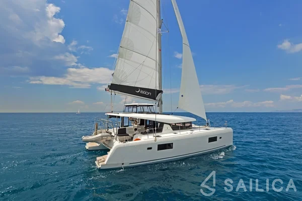 Lagoon 42 - Yacht Charter Sailica