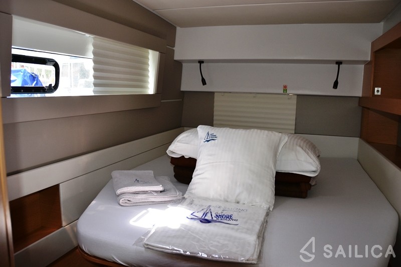 Nautitech 46 Fly - Yacht Charter Sailica