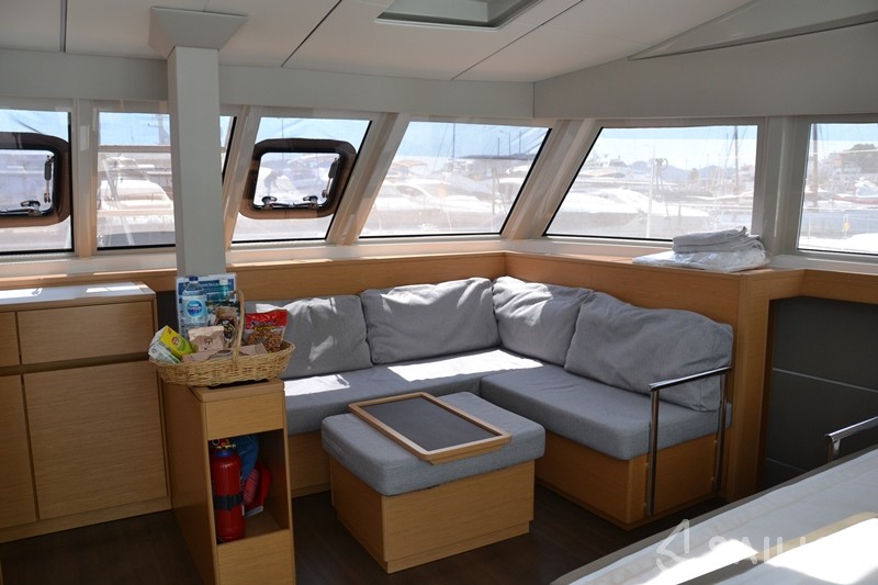 Nautitech 46 Fly - Yacht Charter Sailica