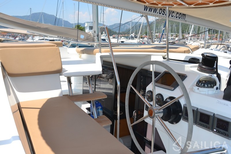 Helia 44 - Yacht Charter Sailica