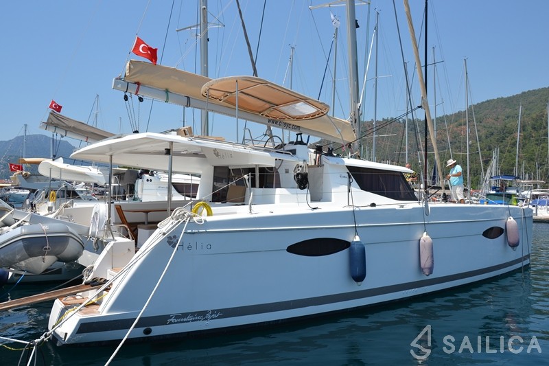 Helia 44 - Yacht Charter Sailica