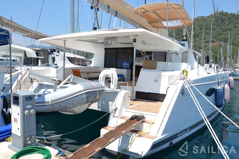 Helia 44 - Yacht Charter Sailica