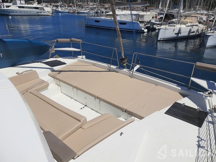 Bali 4.1 - Yacht Charter Sailica