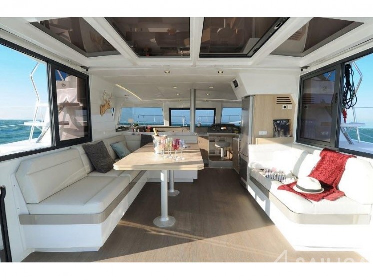 Bali 4.1 - Yacht Charter Sailica