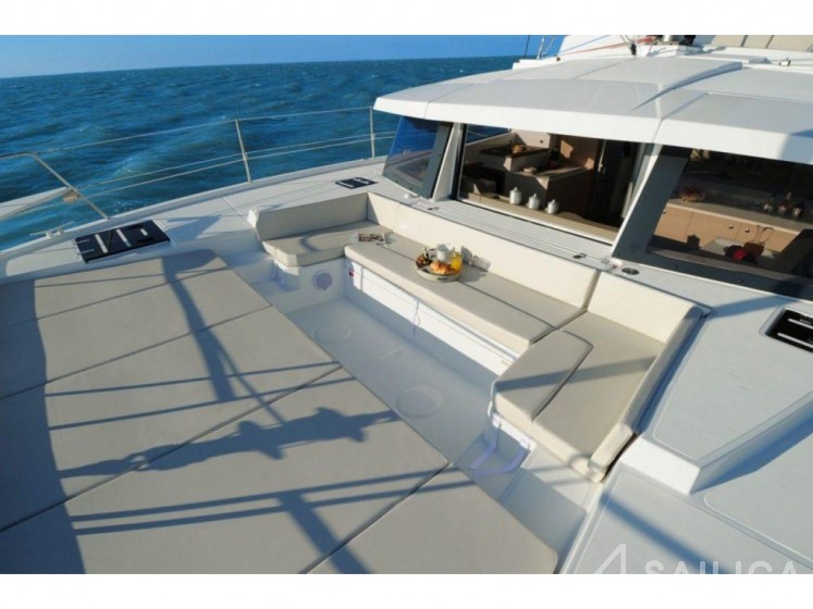 Bali 4.1 - Yacht Charter Sailica