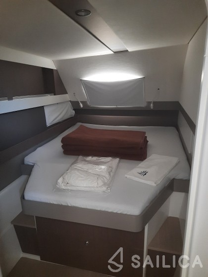 Bali 4.1 - Yacht Charter Sailica