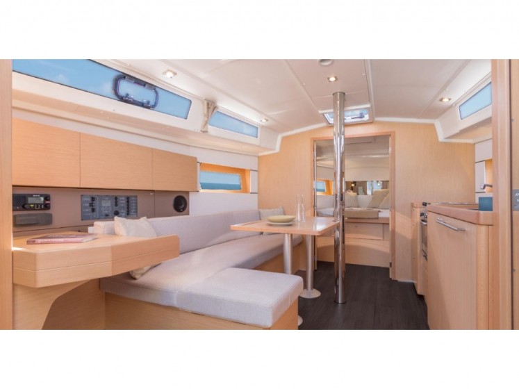 Oceanis 38.1 - Yacht Charter Sailica