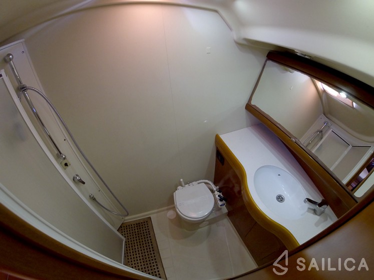 Grand Soleil 45 - Yacht Charter Sailica