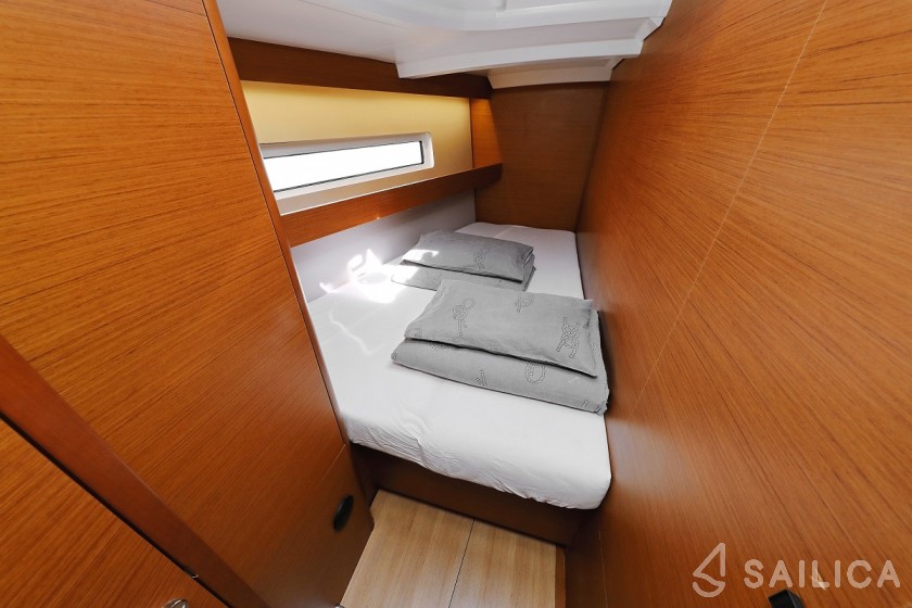 Sun Odyssey 440 - Yacht Charter Sailica