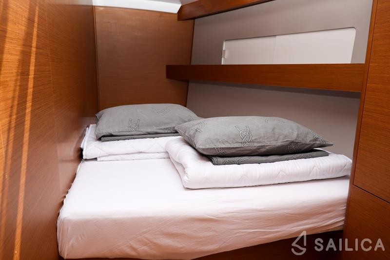 Sun Odyssey 440 - Yacht Charter Sailica