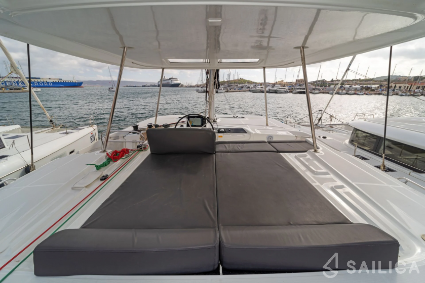 Lagoon 46  - Yacht Charter Sailica