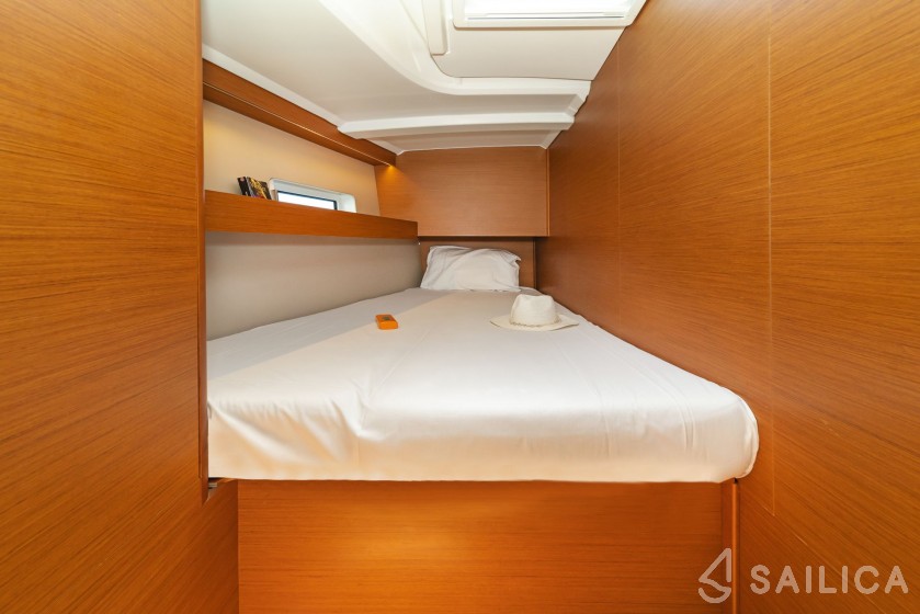 Sun Odyssey 490 - Yacht Charter Sailica