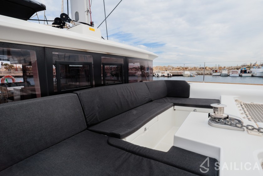 Lagoon 450 - Yacht Charter Sailica