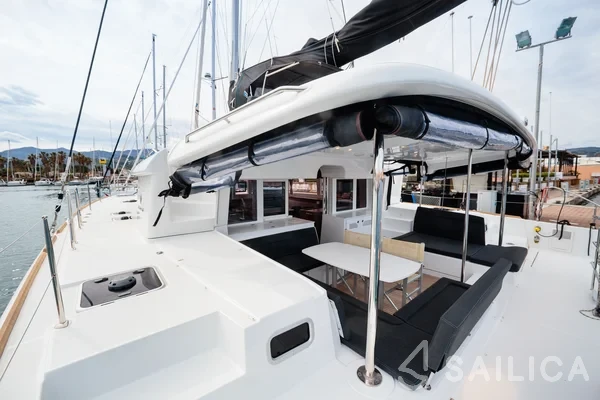 Lagoon 450 - Yacht Charter Sailica