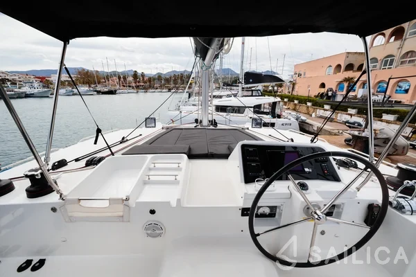 Lagoon 450 - Yacht Charter Sailica