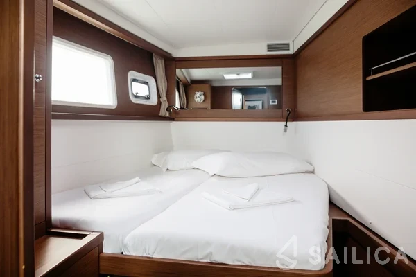 Lagoon 450 - Yacht Charter Sailica