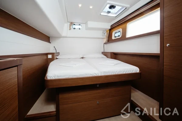 Lagoon 450 - Yacht Charter Sailica