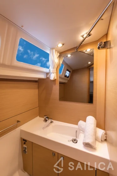 Sun Odyssey 479 - Yacht Charter Sailica