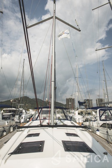 Oceanis 45 - Yacht Charter Sailica